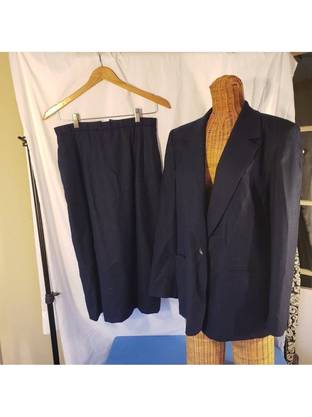 Pendleton 80s Vintage 2-Piece Wool Suit Skirt and Blazer Set - 8/10